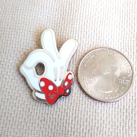 DISNEY MINNIE WHITE GLOVE & RED POLKA DOT BOW - Picture 3 of 5